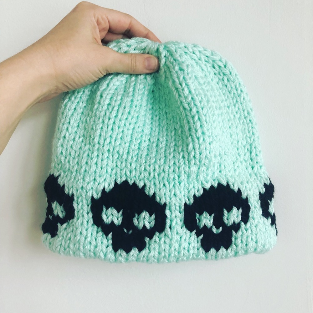 Skull beanie toque